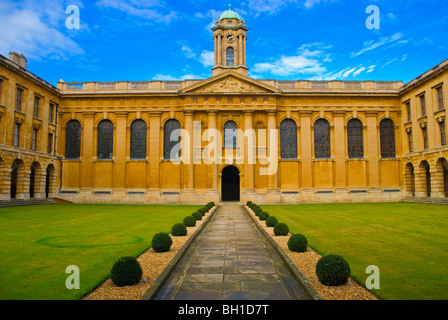 Queens college courtyard Oxford Inghilterra Regno Unito Europa Foto Stock
