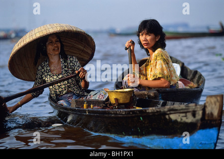 Mercato galleggiante, Banjarmasin, Sud Kalimantan, Indonesia Foto Stock