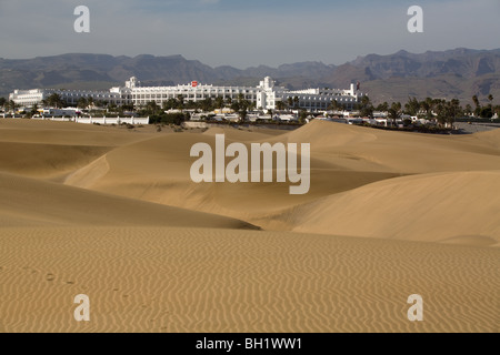 Europa spagna isole canarie Gran Canarie, Playa del Inglesdunes di Maspalomas, hotel Riu Palace Foto Stock