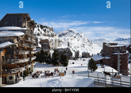 Vista del complesso di Avoriaz, Portes du Soleil Ski Region, Haute Savoie, Francia Foto Stock