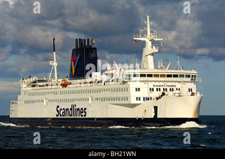 Scandlines nave traghetto "Kronprins Frederik" in alto mare sul Mar Baltico Foto Stock