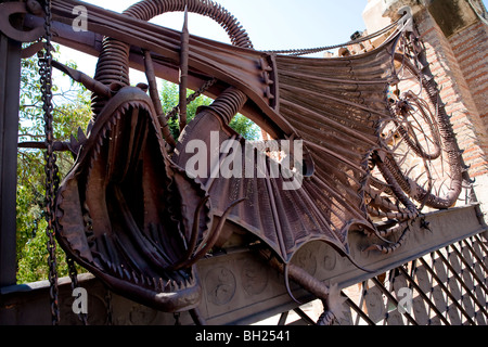 Barcellona - Pedralbes - La Finca Güell - Antoni Gaudi - Scultura - Eixample district - Les Corts district - Modernisme Foto Stock