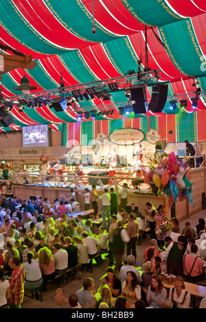 La birra tenda del Cannstatter Volksfest Folk Festival A STOCCARDA, GERMANIA Foto Stock