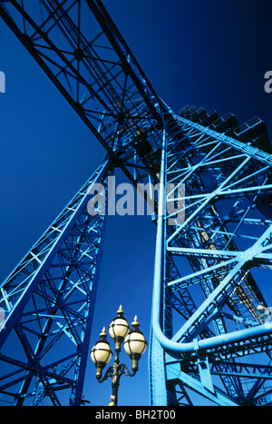 Una vista diurna del trasportatore ponte sopra il fiume usura in Middlesbrough, Tees Valley Foto Stock