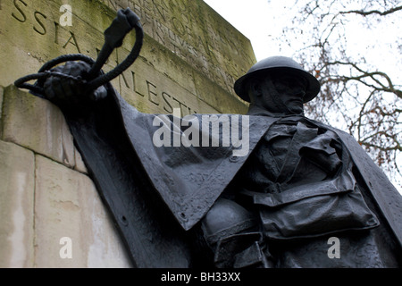 Detail from the Royal Artillery Memorial at Hyde Park Corner London designed by Charles Sargeant Jagger in 1925 Foto Stock