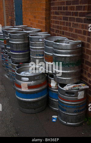 Fusti vuoti di birra Birmingham Inghilterra UK Europa Foto Stock