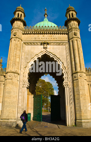 Cancello Royal Pavilion central Brighton Inghilterra UK Europa Foto Stock