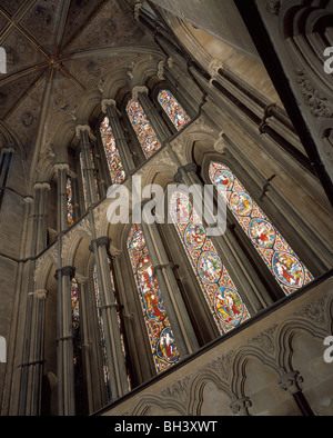 Cattedrale di Worcester: finestra orientale guardando verso l'alto. Ricostruita 1855-6 come parte del restauro da Sir George Gilbert Scott. Foto Stock
