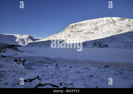 Llyn Ogwen lago ghiacciato di Gennaio 2010 Foto Stock