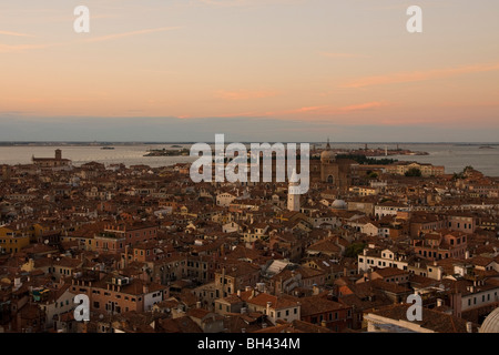Tramonto su Venezia Italia Foto Stock