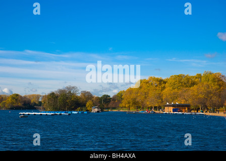 La Serpentina Lago di Hyde Park Central Londra Inghilterra Regno Unito Europa Foto Stock