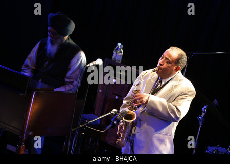 Il sassofonista Lou Donaldson di "Lou Donaldson Quartet" in concerto al "Blue Note' jazz bar di Aoyama del Distretto di Tokyo in Giappone. Foto Stock