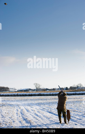 Artigliere a pheasant shoot. Poco Dalby station wagon. Leicestershire. Regno Unito. Foto Stock