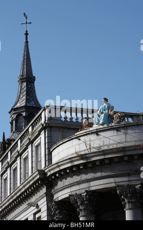 Ceres statua sulla ex nord della Scozia Banca. Foto Stock