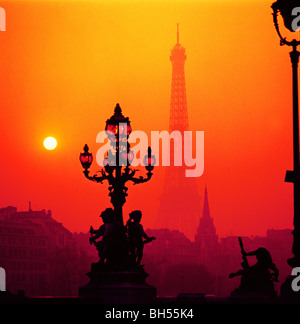 Torre Eiffel sunset Parigi Francia Foto Stock
