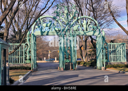 Ingresso principale al Bronx Zoo di New York City Foto Stock