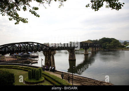 Ponte sul Fiume Kwai, Khwae Yai River in Kanchanaburi, Thailandia Foto Stock