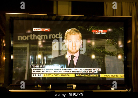 Sky news relazione sulla Northern Rock che mostra in televisione sulla traversata in traghetto da Dover a Dunkerque Foto Stock