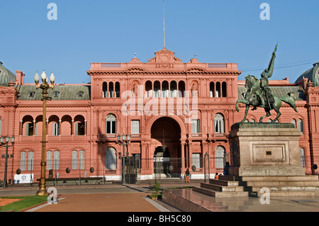 La Casa Rosada Rosa Palazzo Presidenziale di Buenos Aires Plaza de Mayo Argentina balcone Evita Peron America Latina American Foto Stock