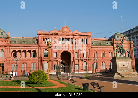 La Casa Rosada Rosa Palazzo Presidenziale di Buenos Aires Plaza de Mayo Argentina balcone Evita Peron America Latina American Foto Stock