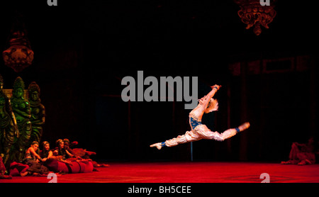 English National Ballet. "Ballet Russes' stagione presso il teatro Sadlers Wells. Foto Stock