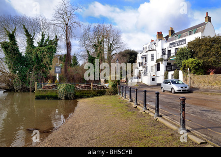 Il White Swan pub,Twickenham West London Foto Stock