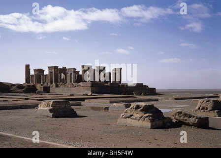 Porte e finestre di Dario' palace, Persepolis, Iran 690125 114 Foto Stock