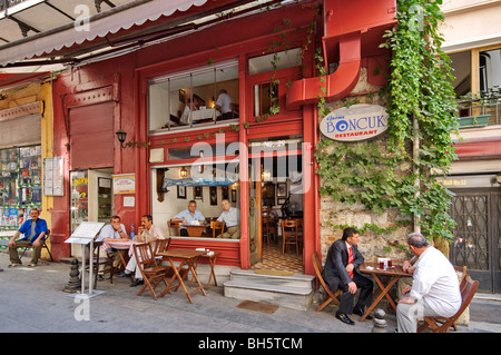 Ristorante Boncuk a Nevizade, Beyoglu Istanbul Turchia Foto Stock