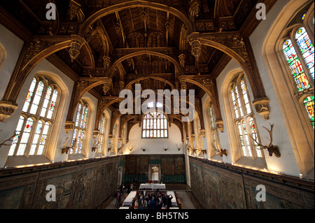 La grande sala del Palazzo di Hampton Court Foto Stock