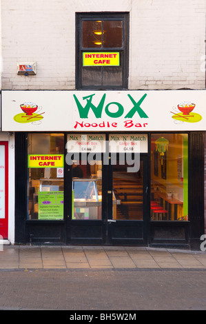 La Wox noodle bar ristorante e un internet cafè a Norwich, Norfolk , Inghilterra , Inghilterra , Regno Unito Foto Stock