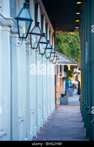 Lanterne nel Quartiere Francese di New Orleans, LA Foto Stock
