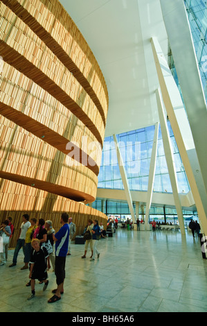 Il foyer a Operaen, la nuova Opera House aperto (aprile 2008), Oslo, Norvegia Foto Stock