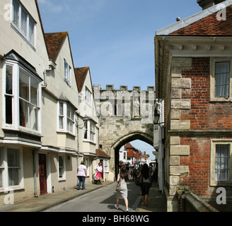 Salisbury - High Street cancello che conduce alla cattedrale vicino Foto Stock