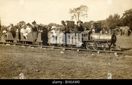 Ingegnere in Miniatura guida convoglio ferroviario Mohawk Foto Stock