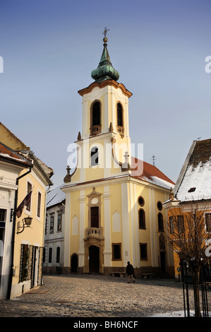 La Fo Ter o la piazza principale con la Chiesa Ortodossa Greca Chiesa Blagovestenska in Szentendre in Ungheria Foto Stock