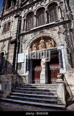 Stone Town, Zanzibar, Tanzania. Ingresso alla Cattedrale di San Giuseppe cattedrale cattolica. 1893-97 costruita dai missionari francesi. Foto Stock