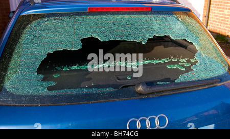 Rottura del parabrezza posteriore Foto Stock