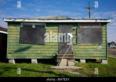 Home danneggiato dall'uragano Katrina, abbassare il nono ward, New Orleans, Louisiana Foto Stock