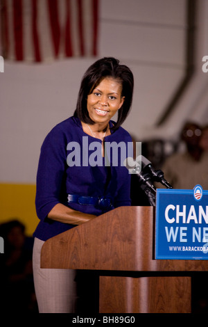 Michelle Obama parlando di fronte americano africano udienza durante Barack Obama Rally Presidenziale, 29 Ottobre 2008 Foto Stock