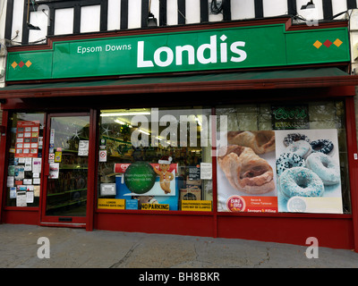 Negozio di fronte pubblicità biscotti Corner Shop Epsom Downs Surrey Foto Stock