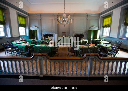 Gruppo interno camera Independence Hall di Filadelfia, Pennsylvania Foto Stock