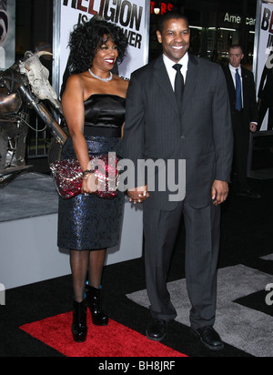 PAULETTA WASHINGTON DENZEL WASHINGTON IL LIBRO DI ELI LOS ANGELES PREMIERE HOLLYWOOD Los Angeles CA USA 11 Gennaio 2010 Foto Stock