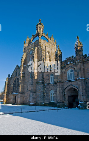 King's College, Aberdeen Scotland con la cappella's Crown Tower visibili in inverno SCO 6036 Foto Stock