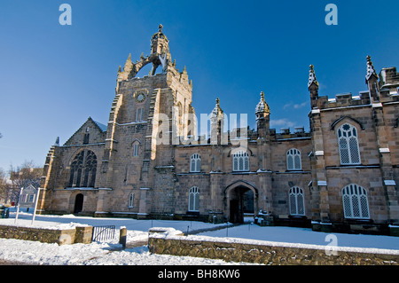 King's College, Aberdeen Scotland con la cappella's Crown Tower visibili in inverno SCO 6034 Foto Stock