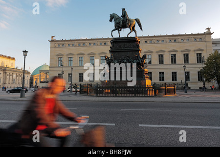 Statua equestre di Federico II di Prussia, Unter den Linden, Berlino, Germania, Europa Foto Stock