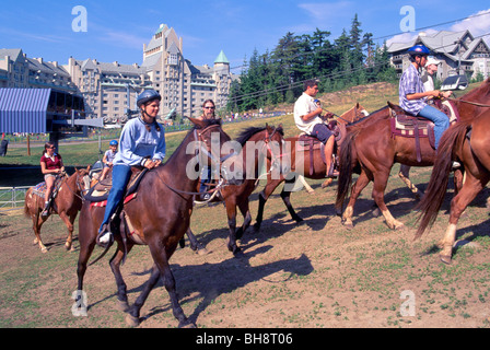 Whistler Blackcomb, BC, British Columbia, Canada - Equitazione, piloti su cavalli, guidato Horse Back Tour, estate Foto Stock