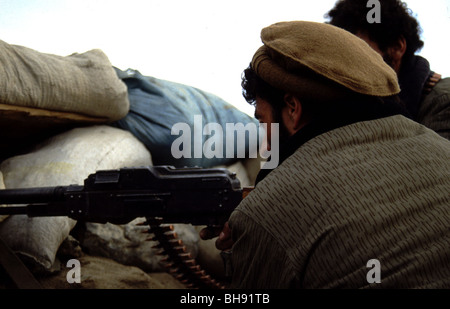 Soldati afgani fedeli al governo poi sulla linea del fronte a Kabul circa 1994 Foto Stock