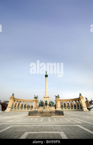 Piazza degli Eroi con il Monumento millenario ungherese di Budapest Foto Stock