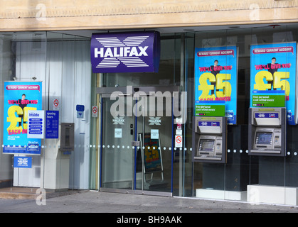 A Halifax Bank (HBOS) in una città del Regno Unito. Foto Stock