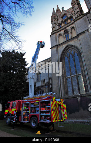 CARA combinato di Ariel Rescue formazione Appliance Peterborough Cathedral Regno Unito Foto Stock